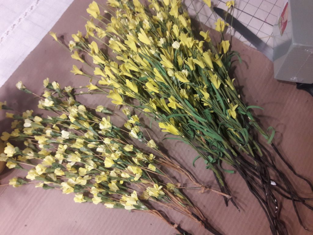 2 kinds of yellow artificial flowers for this easy DIY flower arrangement